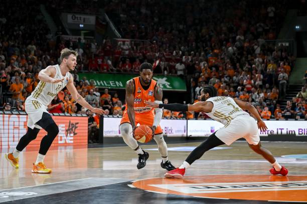 赛的最后十 赛的最后十